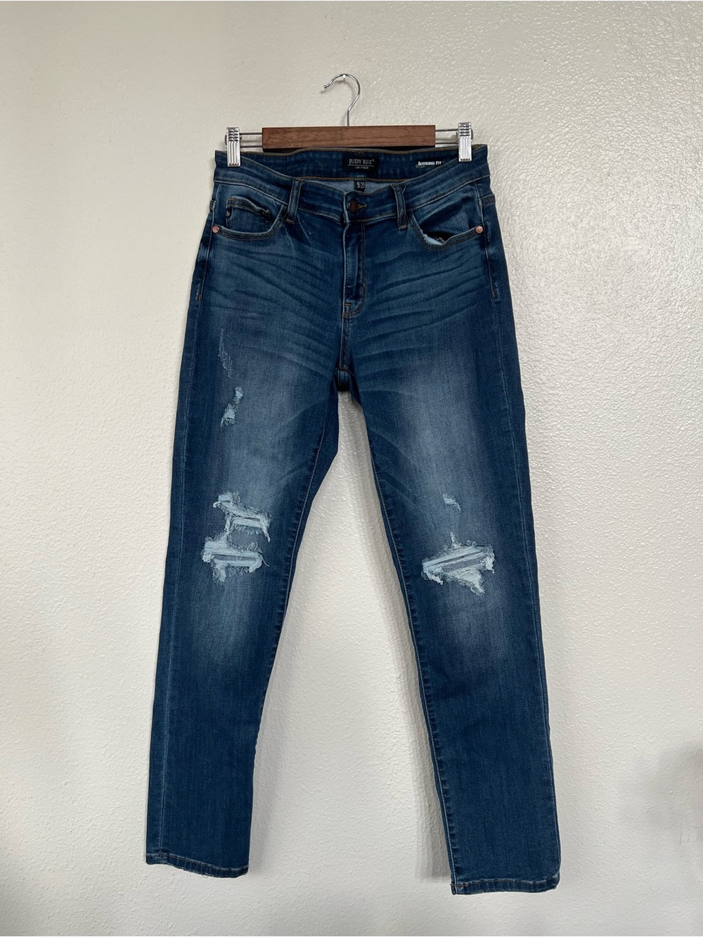 Judy Blue Dark Blue Boyfriend Fit Distressed Women’s Jean size 9